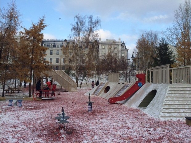 В казанском парке «Черное озеро» открыта детская площадка