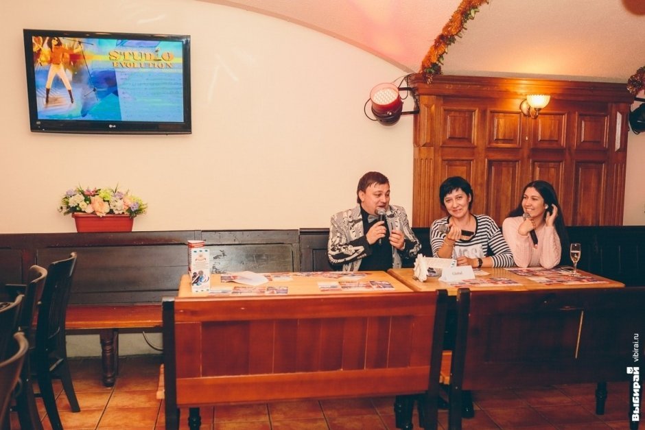 30 ноября в ресторане Maximilian’s прошел караоке-батл среди туристических агентств.