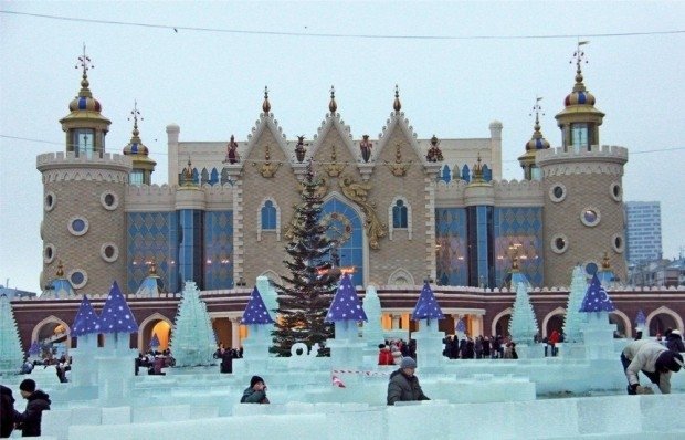 29 декабря открывается Ледовый городок у театра кукол «Экият»