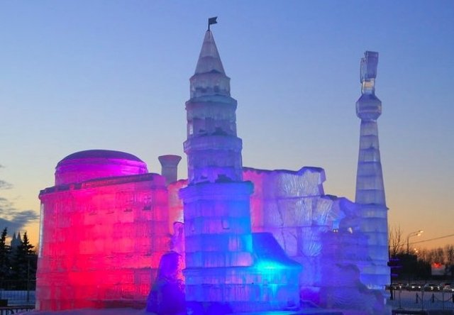 На Поклонной горе проходит фестиваль «Ледовая Москва. В кругу семьи».