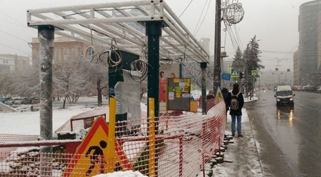 В Челябинске возводится первая теплая остановка