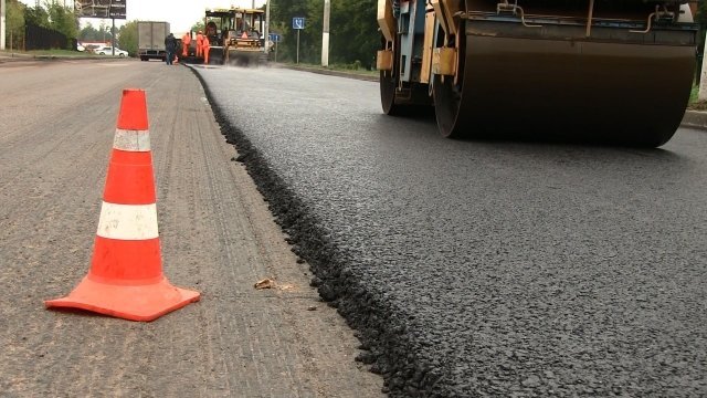 В этом году планируют отремонтировать 42 участка автомобильных дорог, в том числе улицы Новороссийскую и Тургенева