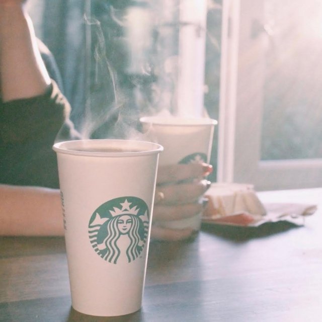 Starbucks проводит субботник и угощает ароматным кофе