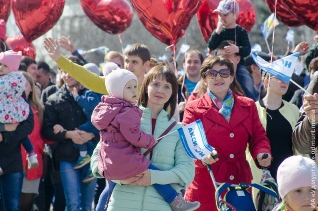 Рекордное количество участников собрала Первомайская демонстрация в Ижевске