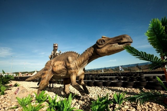 В Сочи открылся динопарк «Затерянный мир» с гигантским тираннозавром