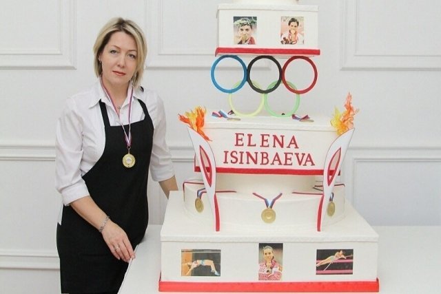 Самарский кондитер приготовила шоу-торт на юбилей Елены Исинбаевой