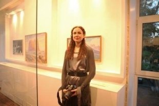 Мария Лузгина: Надо проявить креативность, а для начала приехать в этот город :) Я приехала из Екатеринбурга показать свой видеоарт на «Ночи в музее», так и развлекаюсь сегодня. 