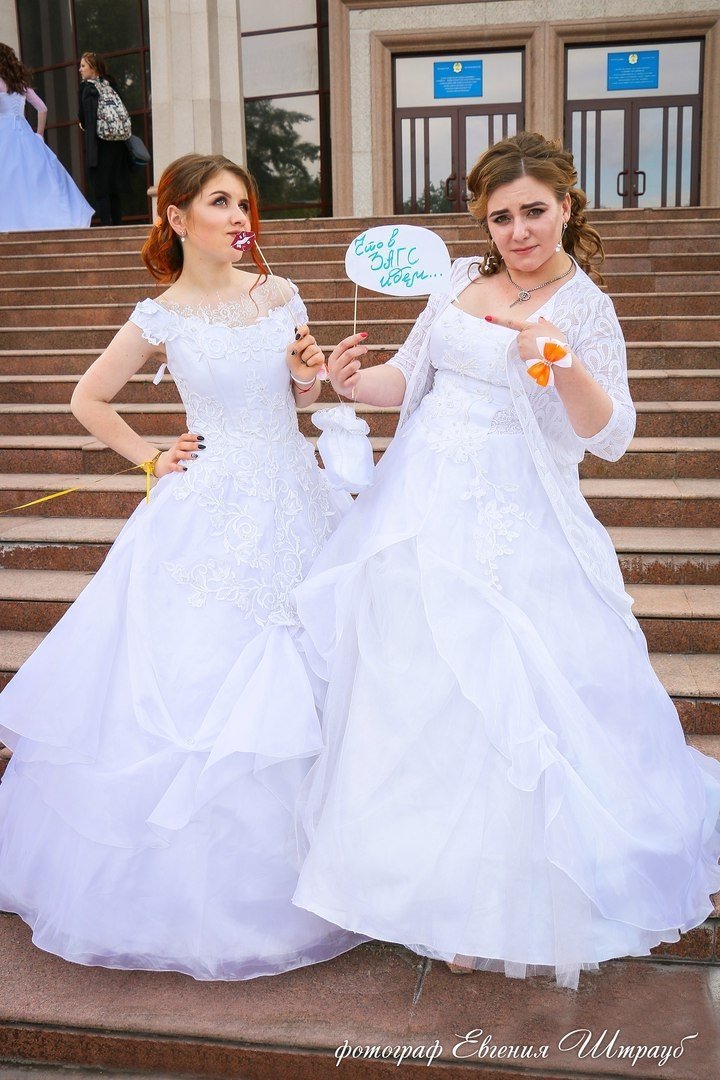 Парад невест прошел в Караганде