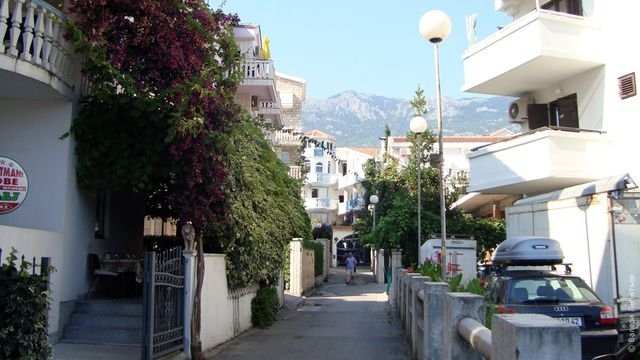 Улица в Черногории
