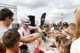 В Казани прошло «Рекордное открытие»: летний open-air для всей семьи!
