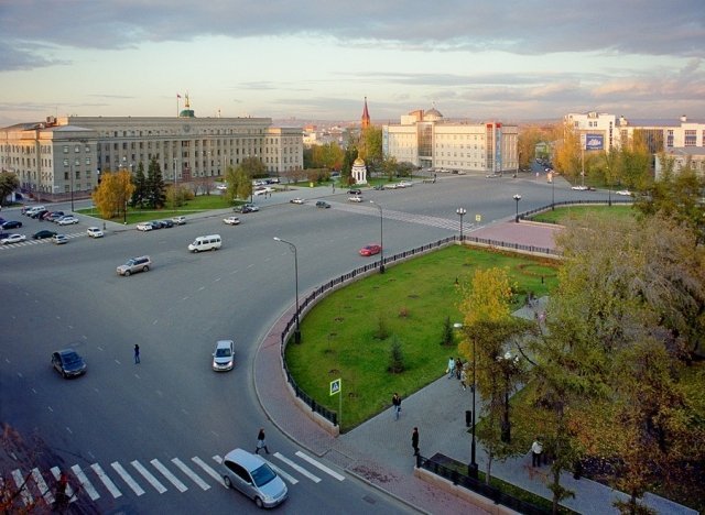 Впервые за 13 лет отремонтируют дорогу вокруг сквера Кирова.