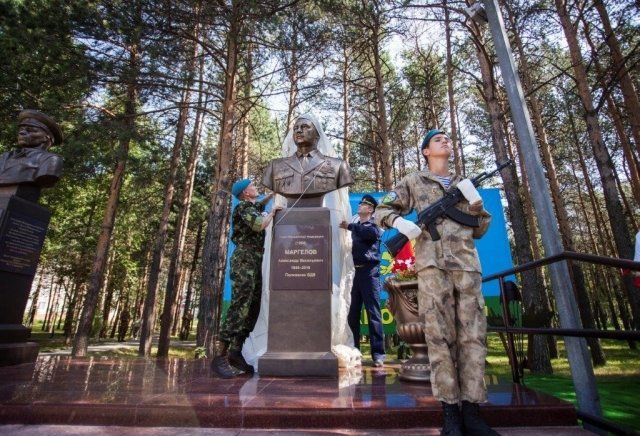 В Сургуте открыли памятник  Александру Маргелову