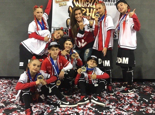 Школьники из Красноярска стали чемпионами мира по танцам в США