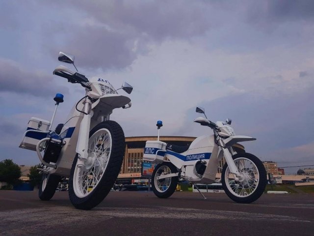 Новости: московских полицейских посадят на новый электромотоцикл «ИЖ»