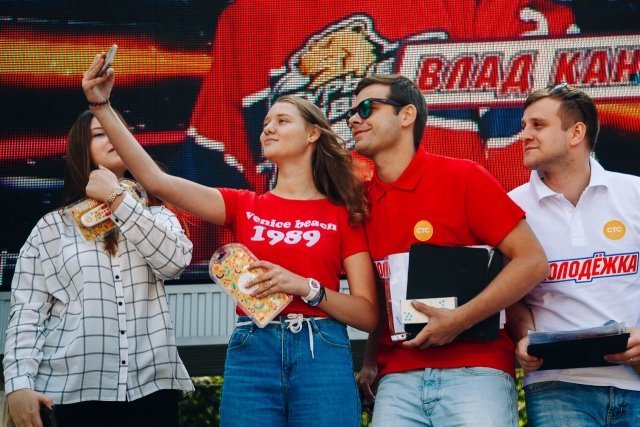 Актеры сериала «Молодежка. Взрослая жизнь» приехали в Екатеринбург на встречу с поклонниками сериала.