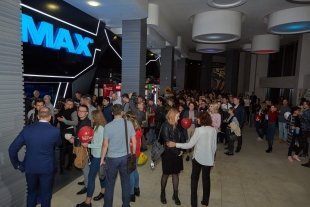 Кинотеатр «Баргузин» показал эксклюзивную премьеру фильма «Kingsman: Золотое кольцо» 20 сентября в Иркутске