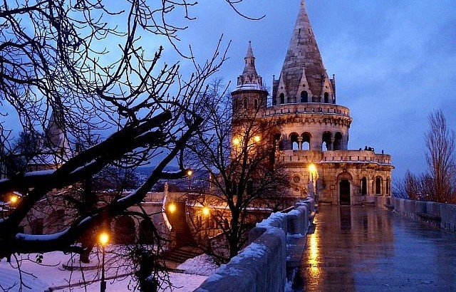 Новогодняя ночь в Венгрии, согласно католической традиции, называется Сильвестр.