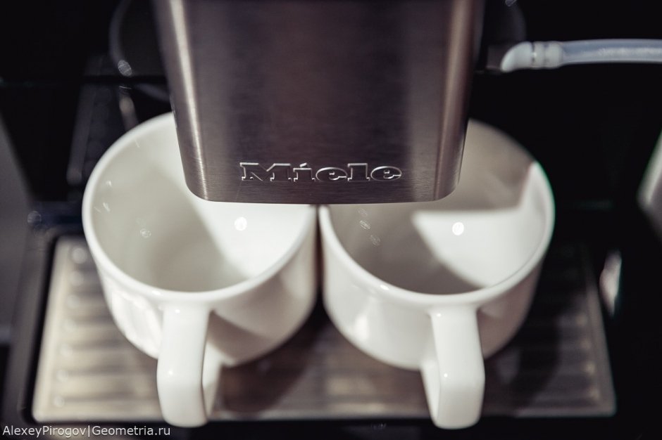 Компания Miele представила новую кофемашину и собственный кофе. Фотоотчет