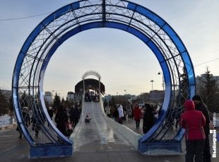 В Тюмени открыли главную ёлку на Цветном бульваре