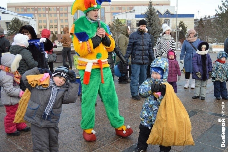 В Тюмени открыли главную ёлку на Цветном бульваре