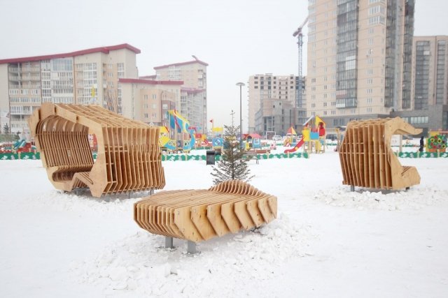 В парке 400-летия Красноярска установили лежаки 
