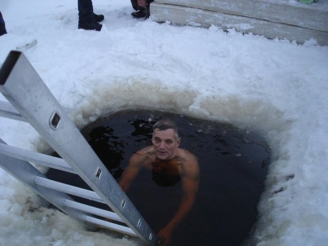 Где в Архангельске собираются любители зимнего купания?