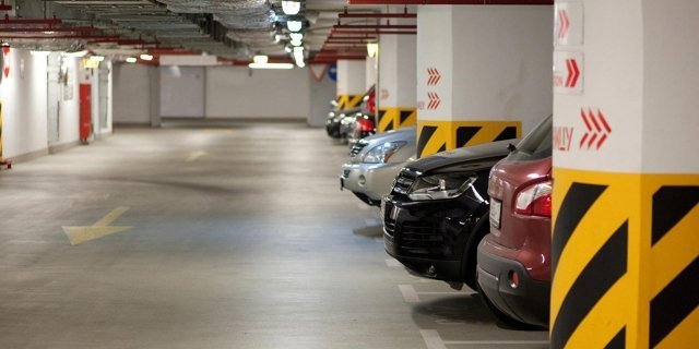 Подземная парковка в МТРК "СильверМолл" в Иркутске стала полностью платной