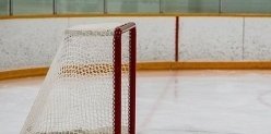 Хоккейная коробка на стадионе «Труд» закрыта куполом 