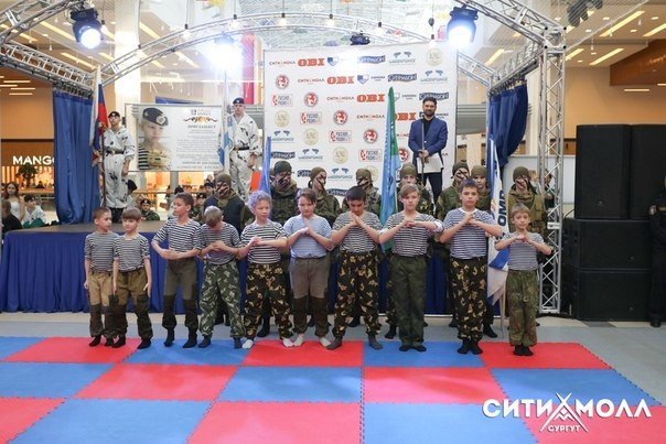 В Сургуте состоялся "Военно-патриотический фестиваль Югры"/ ФОТОГАЛЕРЕЯ