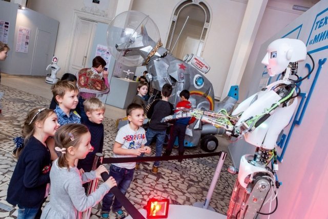 Бесплатная выставка роботов пройдет в Челнах 13-15 апреля
