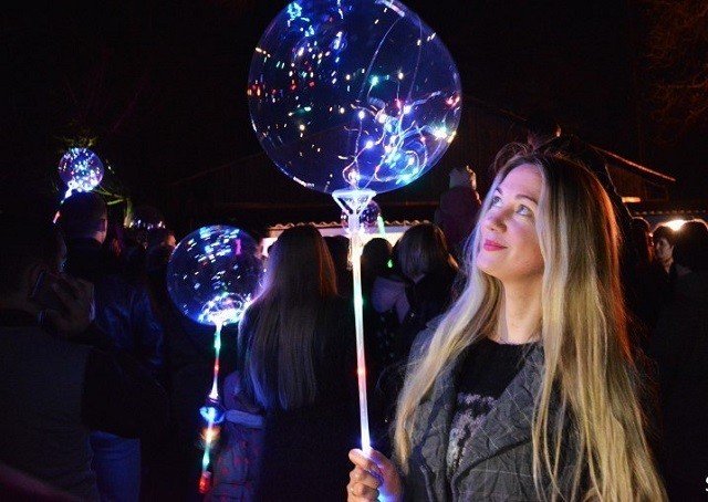 В парках Челябинска пройдут фестивали водных фонариков и волшебных шаров