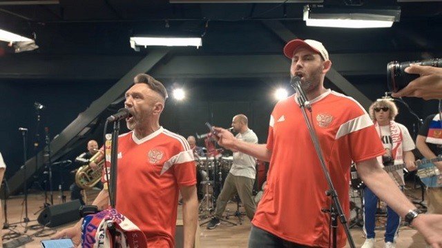 Слепаков и Шнур записали песню для сборной России. Получилось круто!