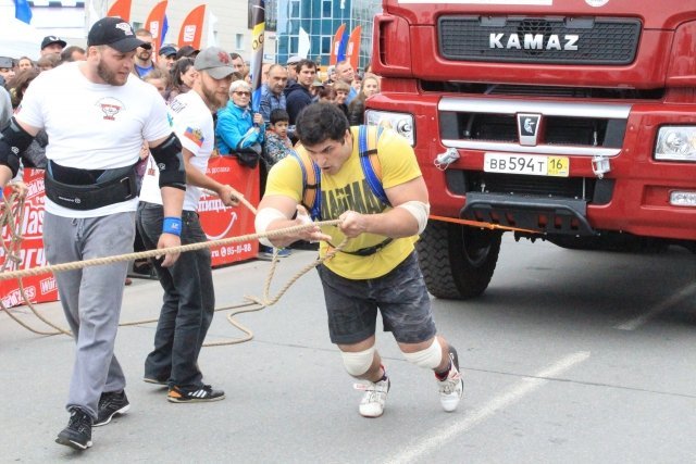 "Люди против машин": в Сургуте пройдет турнир по силовому экстриму