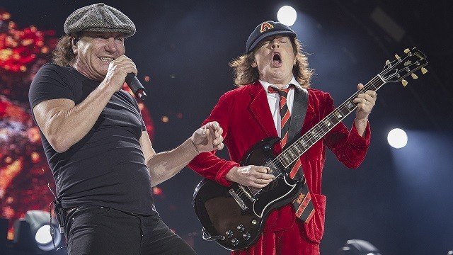 В Сиднее 457 гитаристов сыграли хит AC/DC одновременно. Это новый мировой рекорд!