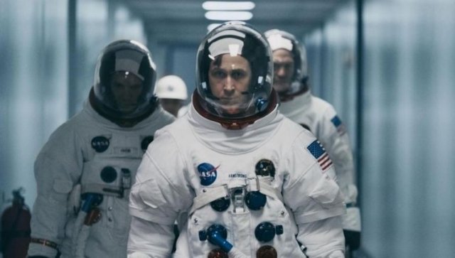 В прокат выходит «Человек на Луне» — байопик о Ниле Армстронге от режиссера «Ла-ла Ленда»
