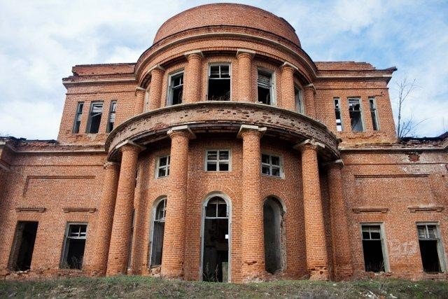 в Уфе есть 5 заброшек, которые пропитаны мистицизмом и особой эстетикой