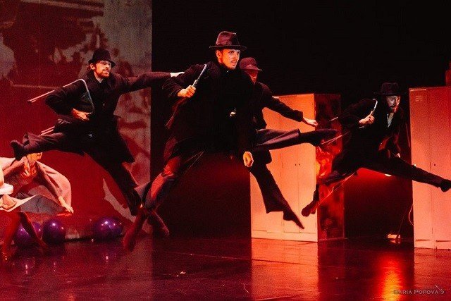 Театр «Провинциальные танцы» покажет спектакль на железнодорожном вокзале