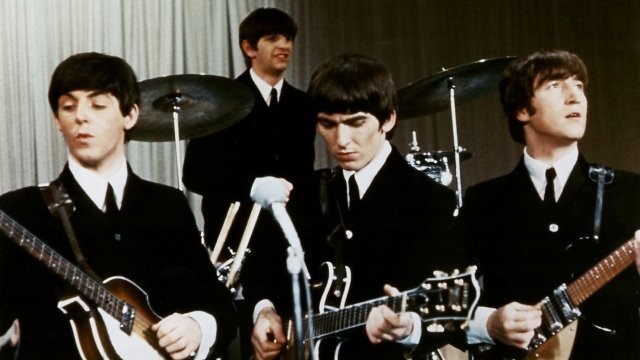 На ютьюб-канале The Beatles вышел видеоклип про СССР. Там Красная площадь и Свердловск! 