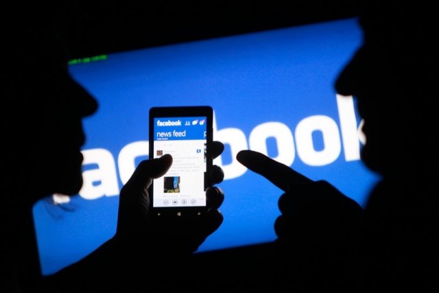 На Facebook запретили намеки на секс