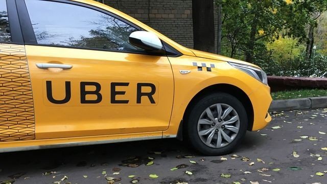 В Челнах начинает работать такси Uber