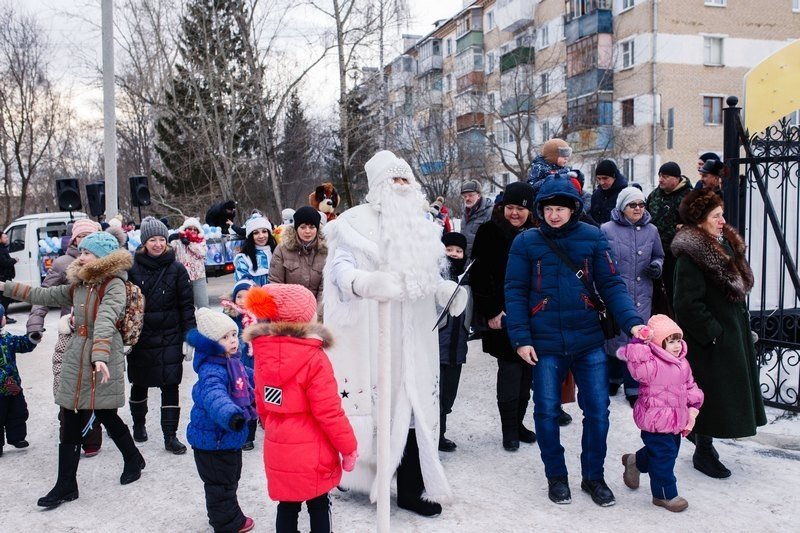 Фотографии с парада Дедов Морозов в Златоусте 