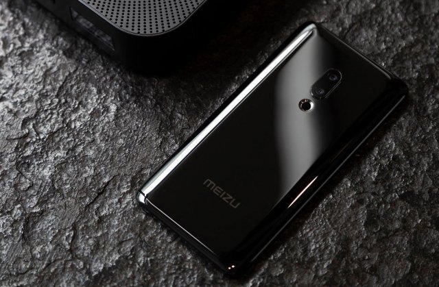 Meizu представила смартфон без разъемов. Шаг в будущее или нет?