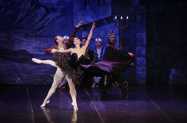 Розыгрыш билетов на спектакль труппы «Классический Русский балет» «Лебединое озеро»