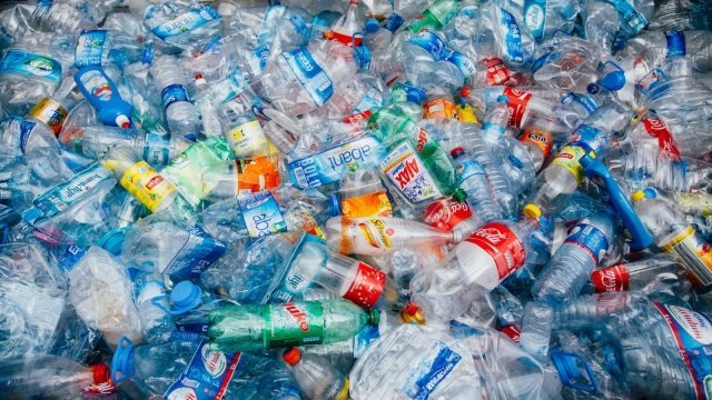 В Евросоюзе прекратят продажу изделий из пластика