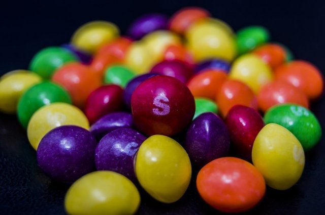 Математик открыл 468 пачек Skittles, чтобы найти одинаковой набор конфет. Вот что у него получилось 