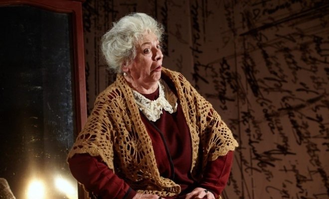 Фаина. Птица, парящая в клетке