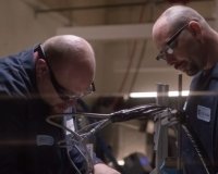 Google начал продажу новой версии умных очков Glass