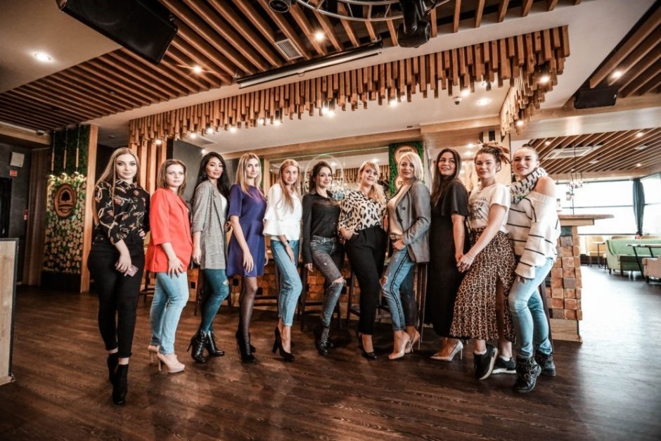 Участницы и организаторы Бизнес-леди года 2019
