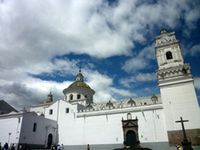 Экватор, диско, игуаны: 5 мест, которые нужно увидеть в Кито
