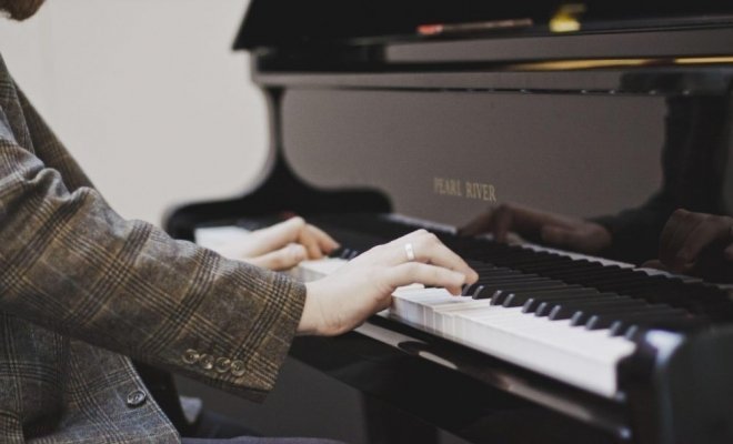 Открытый рояль